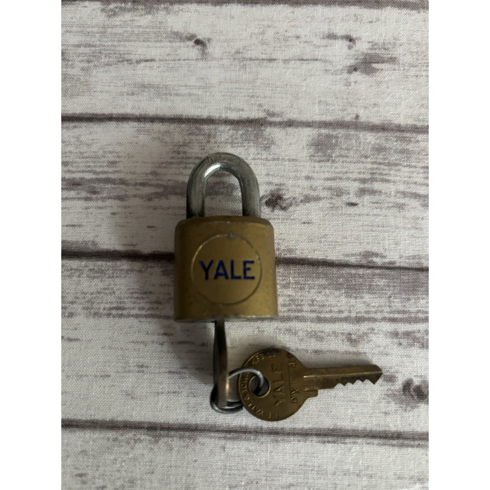 Vintage Padlock Lock Yale‎ Connecticut Small Mini Brass 2 Keys